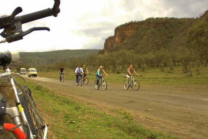 1 Day trip to Hells Gate and Lake Naivasha From Nairobi - Walking into the gorge and its narrow passageways