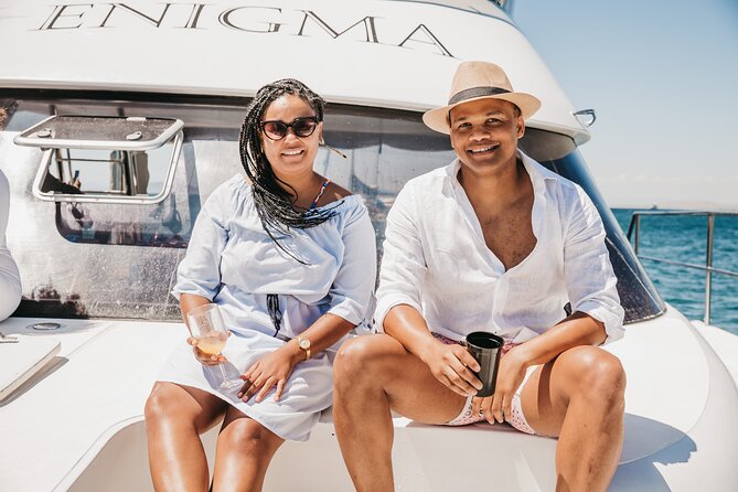 1 Hour Coastal Catamaran Cruise from Cape Town - What the crew adds to the ride