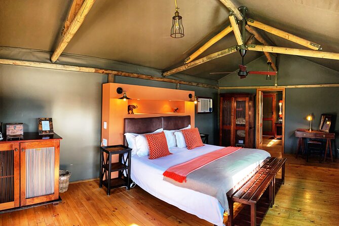 2 Day South African Wildlife Tour with 4x4 Safari from Cape Town - Oudtshoorn after the colors change