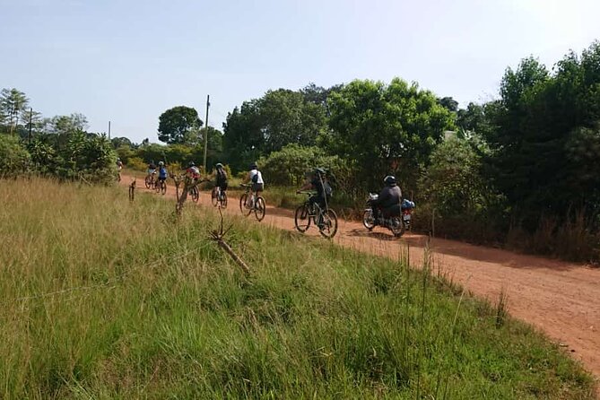 3 Hours Guided Cycling Tour Across Lake Victoria - How the group size affects the day