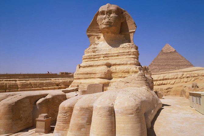 8 hours Cairo day Tour to Giza Pyramids, Memphis City, Sakkara and Dahshur - Khufu, Khafre, and Menkaure up close