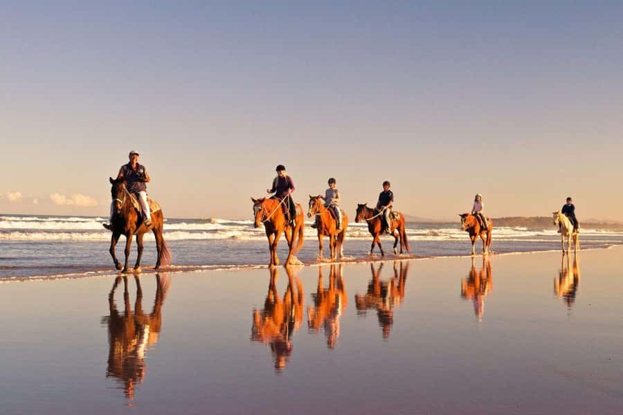 Agadir and Taghazout: 2-Hour Horseback Ride on the Beach - Meeting the horses and choosing your pace