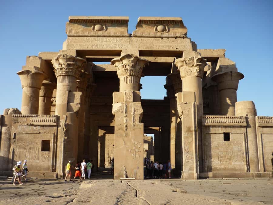 Aswan: Edfu and Kom Ombo Day Tour with Luxor Transfer - Kom Ombo and its double plan