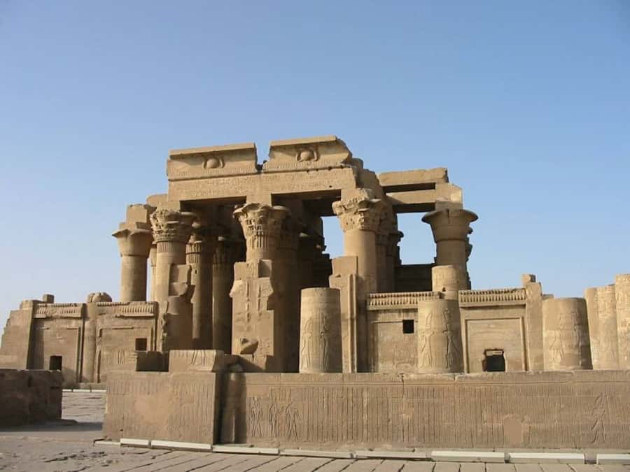 Aswan: Edfu and Kom Ombo Day Tour with Luxor Transfer - Price, timing, and practical value