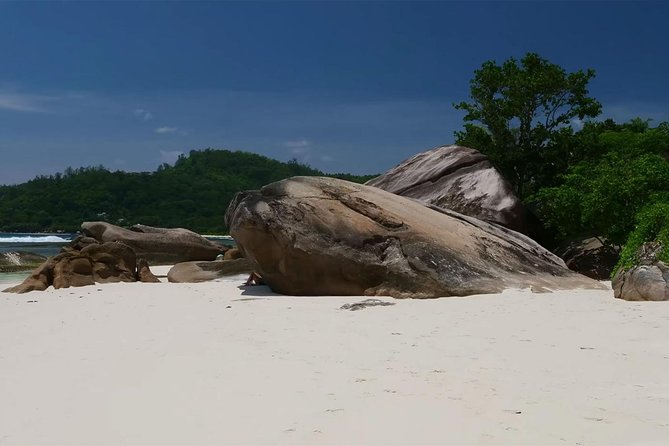 Beautiful island tour 5-6 hours | Mahé, Seychelles | Private Tour - The guide can make or break the day