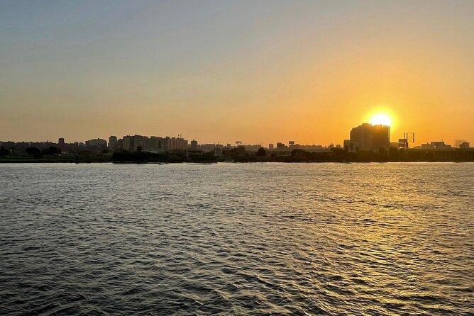 Cairo Dinner Cruise in Nile River With Belly Dancer show - Why the Guide Can Make or Break the Night
