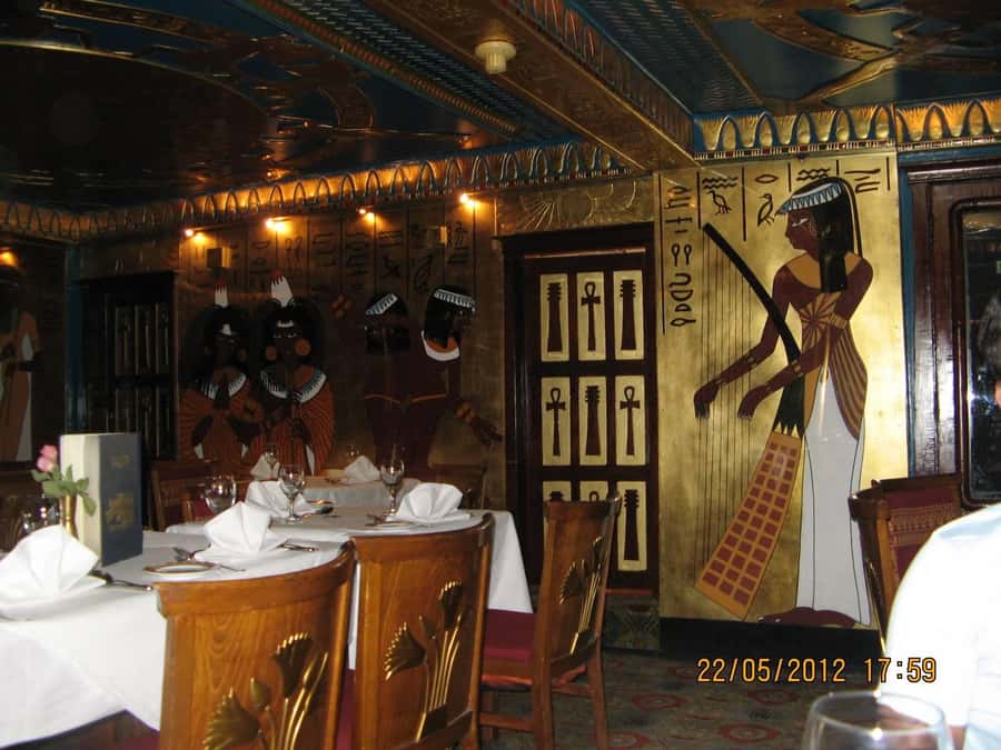Cairo: Dinner Cruise on the Nile River with Entertainment - The Tanoura show and belly dancing