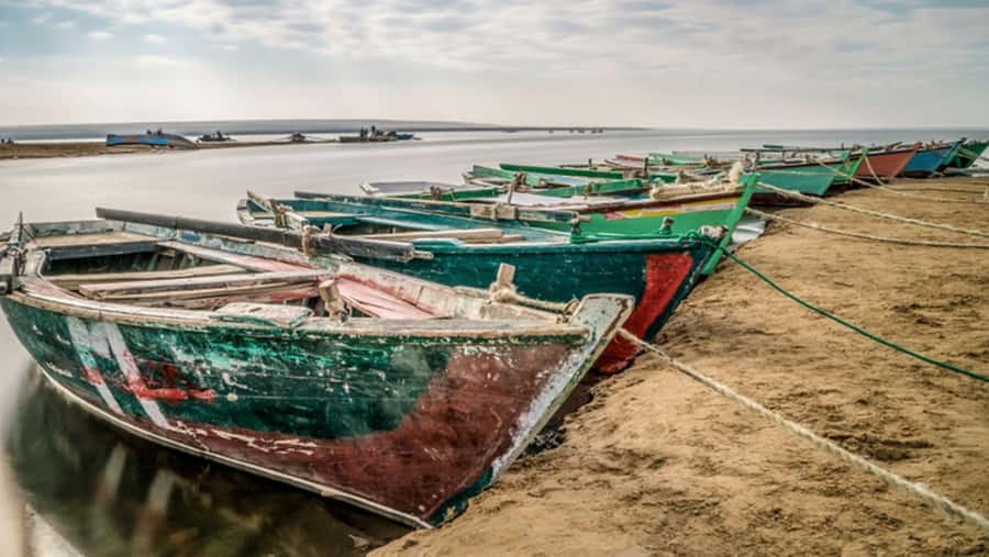 Cairo: Fayoum, Wadi El Rayan, and Wadi al Hitan 4x4 Tour - Jabal El Madoura and the open desert
