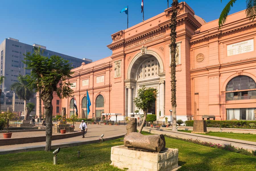 Cairo: Female-Guided Pyramids, Sphinx & Museum City Tour - The Sphinx and Valley Temple