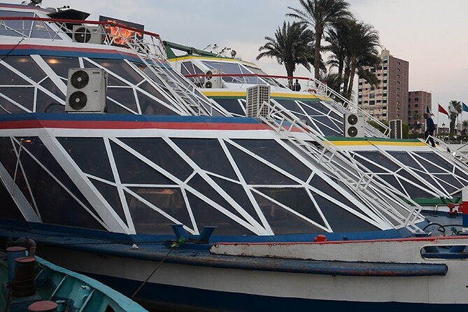 Cairo/Giza: Nile Sunset, Dinner Cruise, Show & Private Transfer - A relaxed evening away from Cairo’s traffic