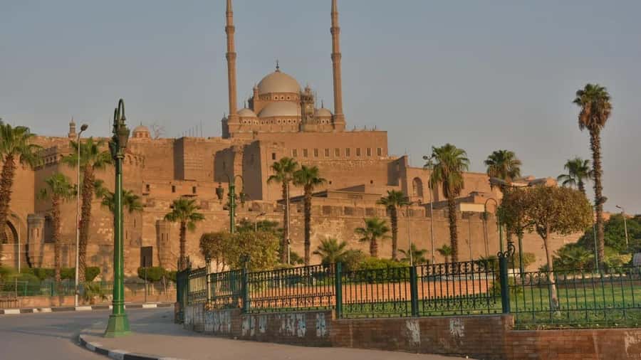 Cairo/Giza: Saladin Citadel, Egyptian Museum, & Bazaar Tour - Why private transport makes a difference in Cairo
