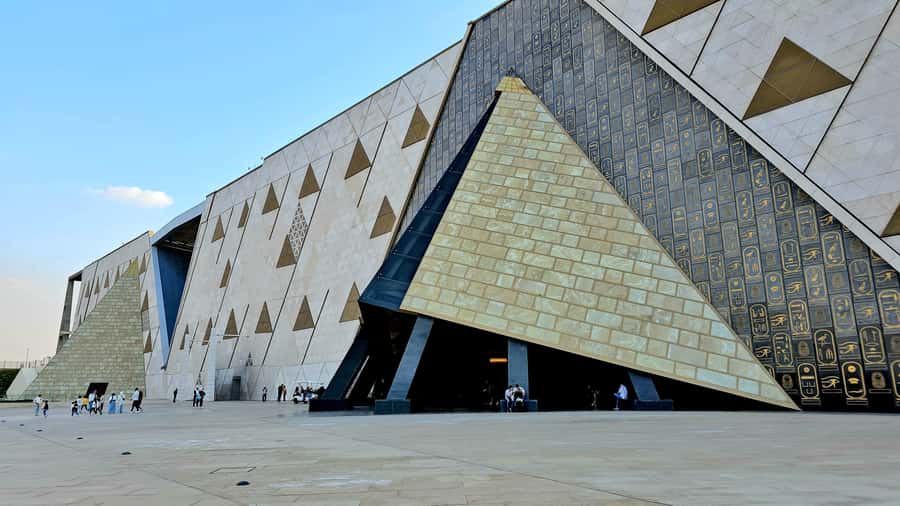 Cairo: Grand Egyptian Museum, Pyramids, Sphinx Tour & Lunch - The Sphinx and Khafre’s Valley Temple