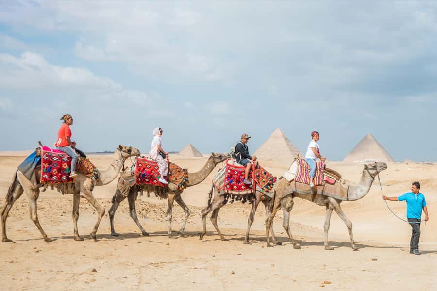 Cairo: Half Day Pyramids Tour by Camel or Horse Carriage - A five-hour route through Giza’s ancient monuments