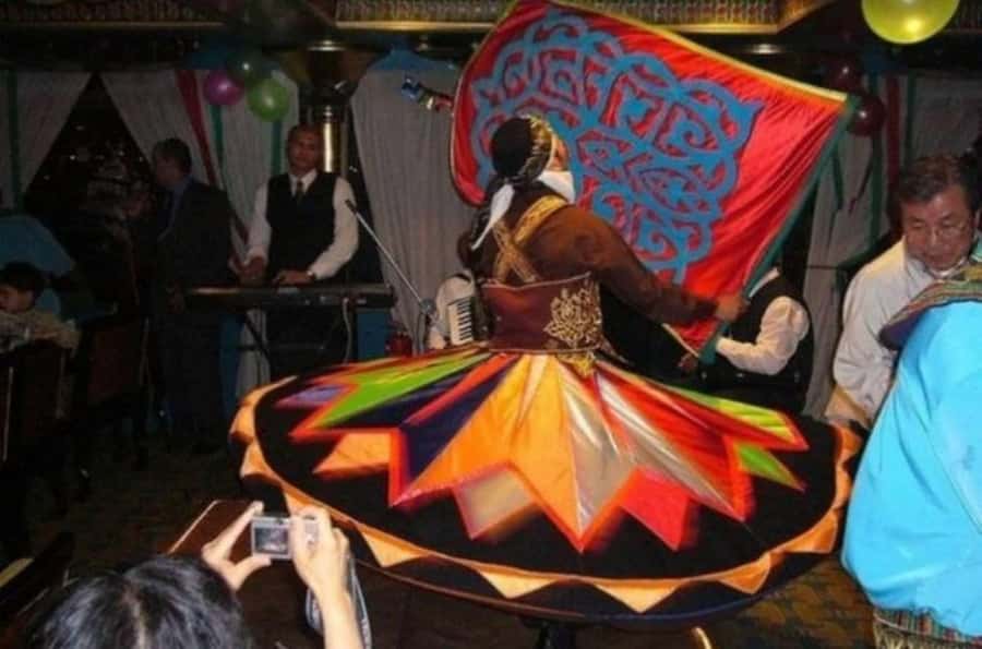 Cairo: Nile Dinner Cruise with Belly Dancer Show with Pickup - What this Nile cruise is really like