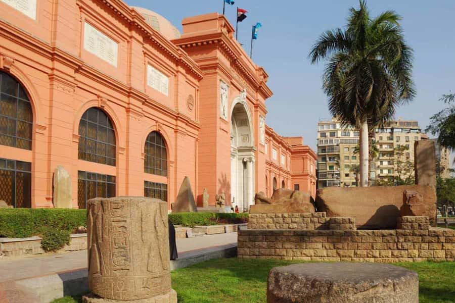 Cairo: Private Pyramids, Museum & Bazaar Tour with Lunch - Should you book it?