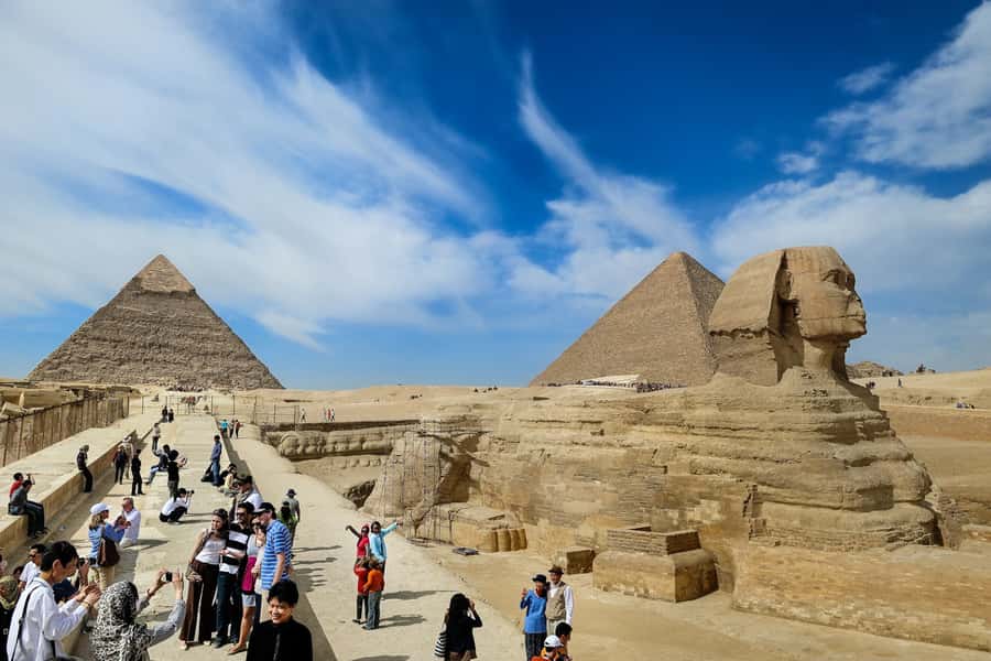 Cairo: Private Pyramids, Museum & Bazaar Tour with Lunch - Lunch as a useful pause