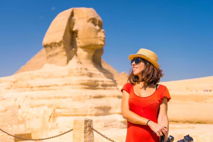 Cairo: Pyramids and Sphinx Tour with River Nile Felucca Ride - Seeing the three Giza Pyramids