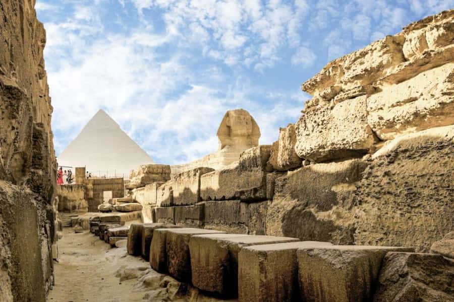 Cairo: Pyramids & Great Sphinx Private Tour with Camel Ride - Seeing the three pyramids of Giza