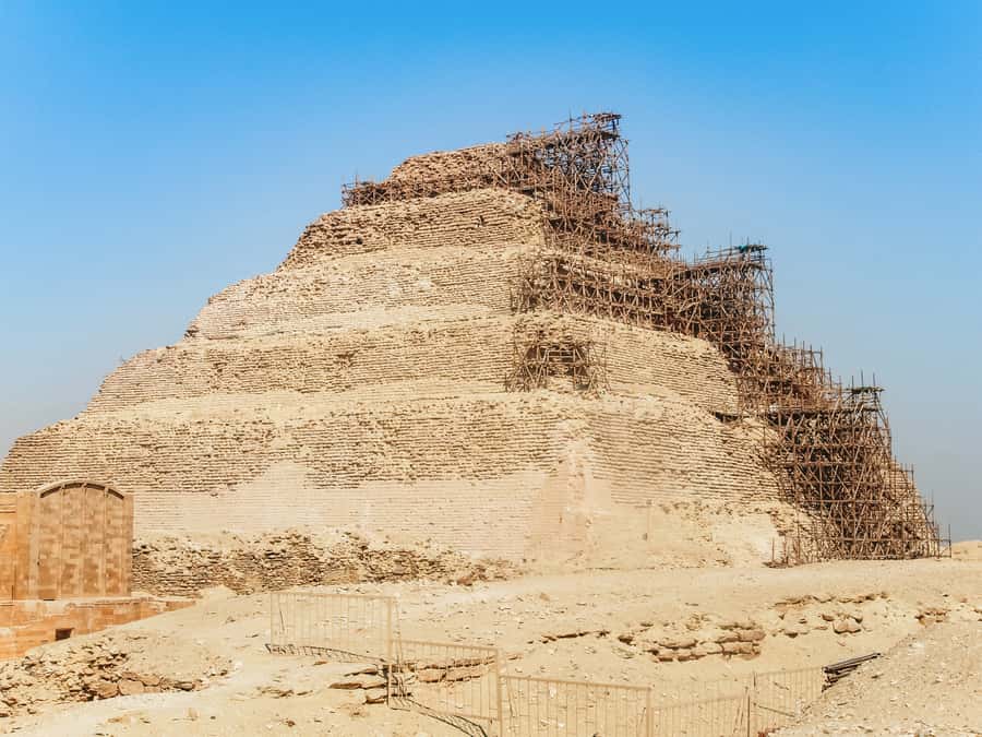 Cairo: Pyramids, Sakkara & Memphis Tour with Lunch - Memphis: an ancient capital with a smaller museum feel