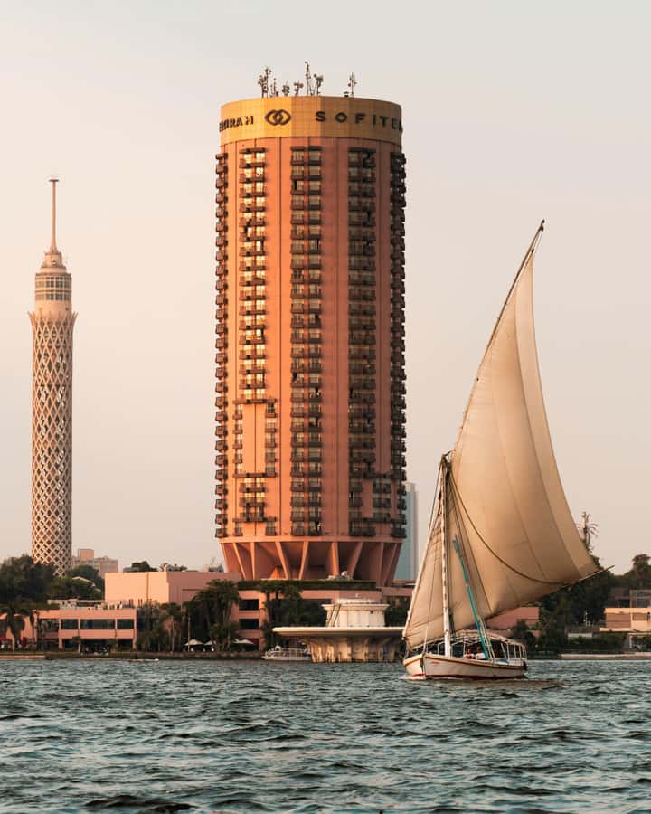 Cairo: Sunset Felucca Ride and Food Tour With Private Guide - From river calm to Talaat Harb Square