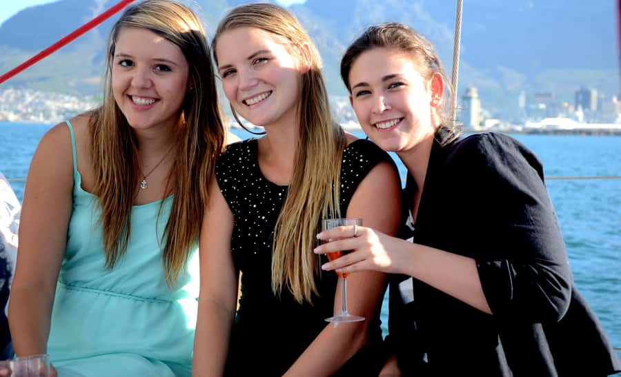 Cape Town: 1-Hour Pre-Sunset Champagne Cruise - Golden hour, sunset expectations, and the return