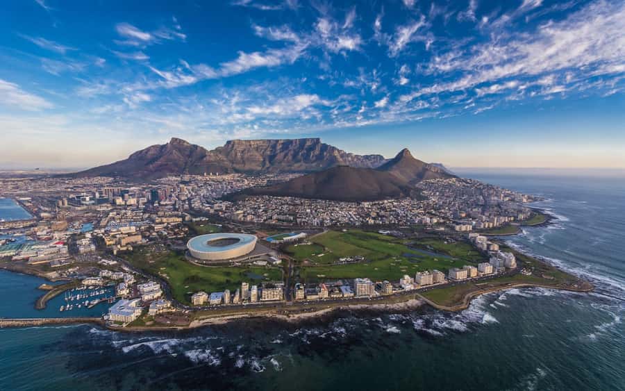 Cape Town: 20-Minute Helicopter Flight and Free Harbour Tour - Flying beside Table Mountain to Hout Bay