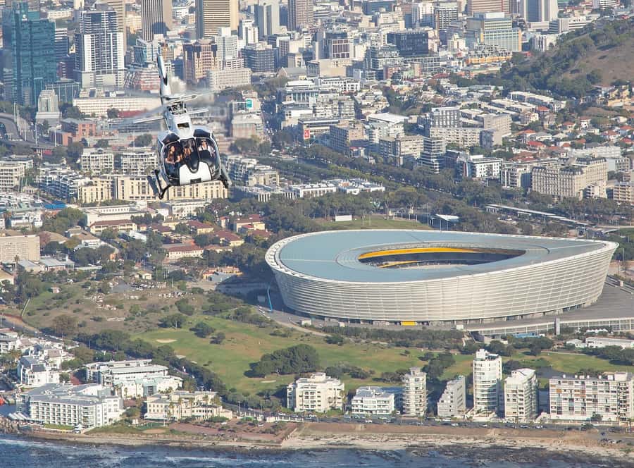 Cape Town: 20-Minute Helicopter Flight and Free Harbour Tour - What the shared helicopter setup means