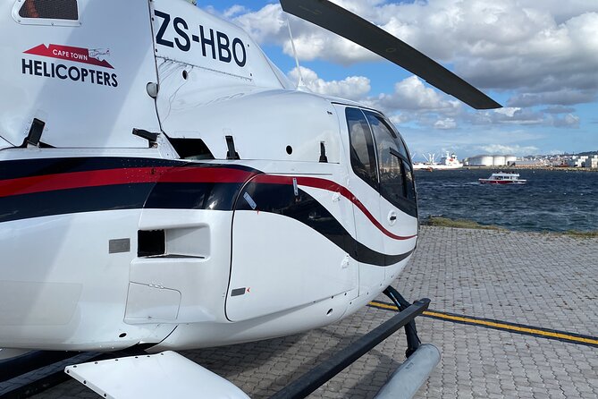 Cape Town: 25min Helicopter Flight with Complimentary Boat Cruise - Constantia Valley closes the loop