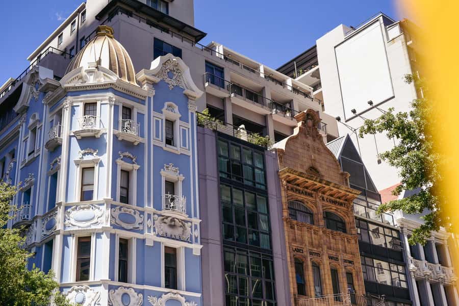 Cape Town: Art, Culture & History Walking Tour - Art, galleries, and an unscripted city moment