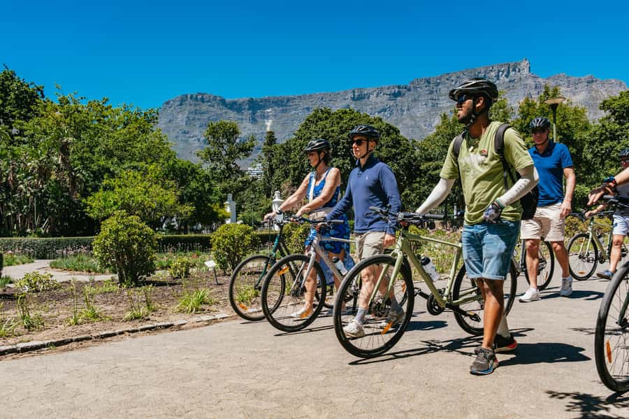 Cape Town: Guided Bike Tour - Green Point Stadium and the city’s modern side