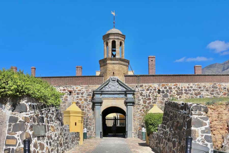 Cape Town: Guided Half-Day City Tour with Table Mountain - Guides, timing, and the pace of the day