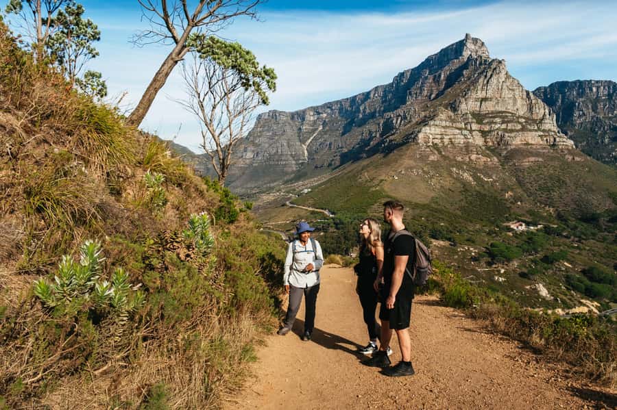 Cape Town: Guided Lion's Head Hike at Sunrise or Sunset - Your guide adds far more than route finding