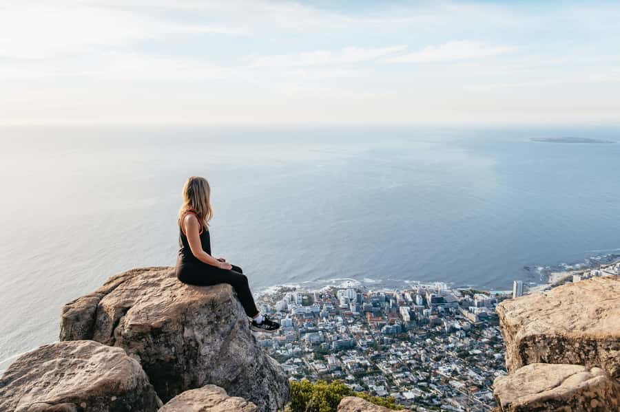 Cape Town: Guided Lion's Head Hike at Sunrise or Sunset - Coffee, koeksisters, and the summit pause