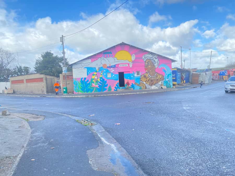 Cape Town: Langa Township Walking Tour - Meeting people and visiting a local home