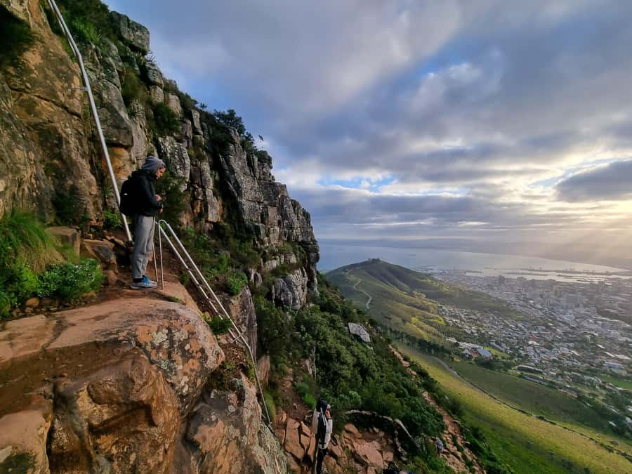 Cape Town: Lion's Head Sunrise or Sunset Guided Hike - What the $38 price includes