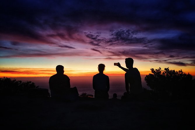 Cape Town: Lion's Head Sunrise/Sunset Hike - Photo stops with the Atlantic below