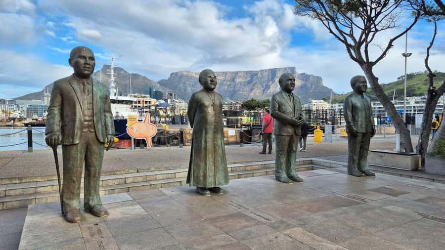 Cape Town: Private Walking Tour with a Local - Heat, hills, and getting around