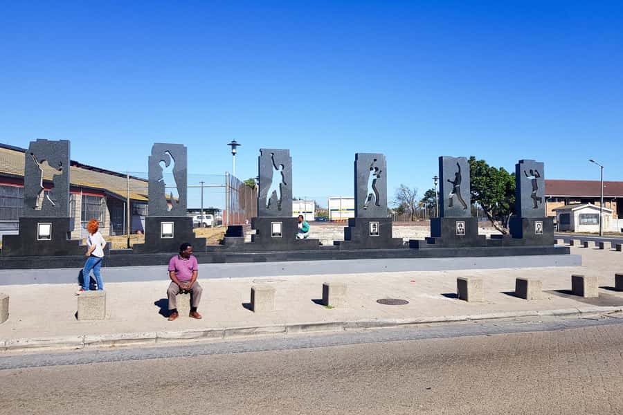 Cape Town: Robben Island Ferry Ticket and Townships Tour - Guides, vehicles, and the feel of the day