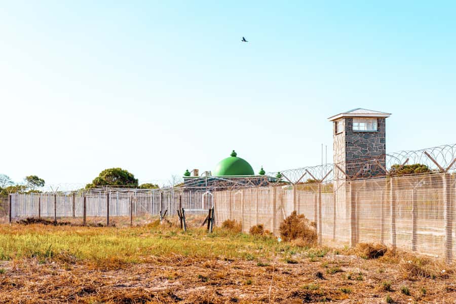 Cape Town: Robben Island Ferry Tour with 1-Way Hotel Pickup - At the Nelson Mandela Gateway, allow for waiting