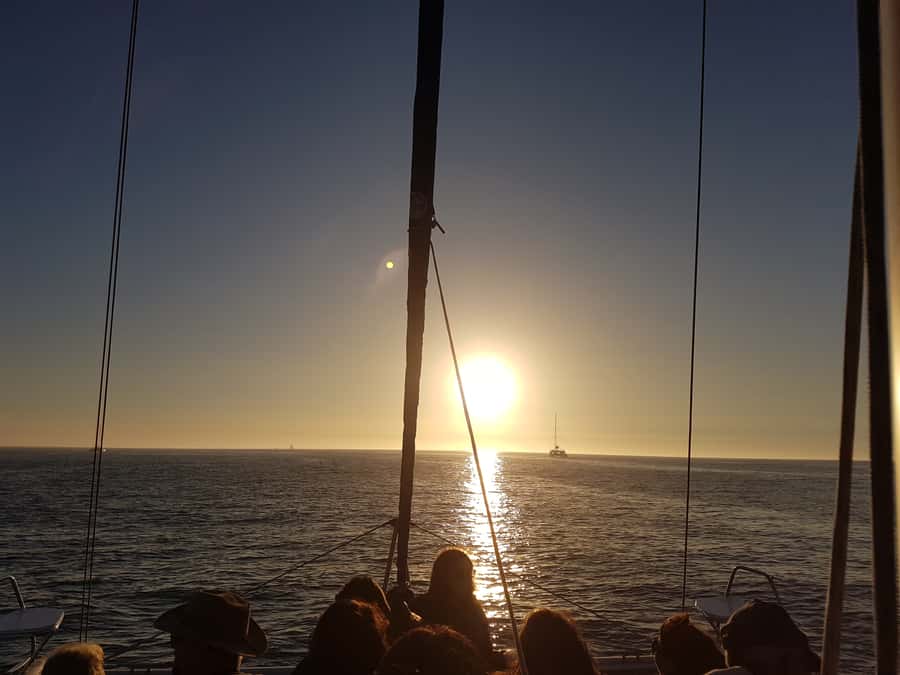 Cape Town: Sunset Cruise from V&A Waterfront with Bubbly - Granger Bay beneath Table Mountain