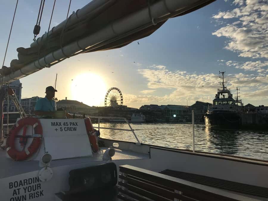 Cape Town: Sunset Cruise from V&A Waterfront with Bubbly - What the $38 price really covers