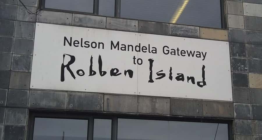Cape Town: Table Mountain and Robben Island Tour - Hotel pickup and the ride to Table Mountain