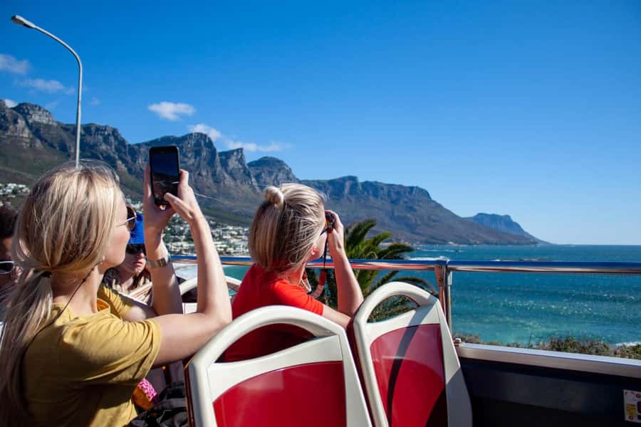 Cape Town: Table Mountain Cable Car, Hop-On Hop-Off Bus Tour - What the audio commentary adds