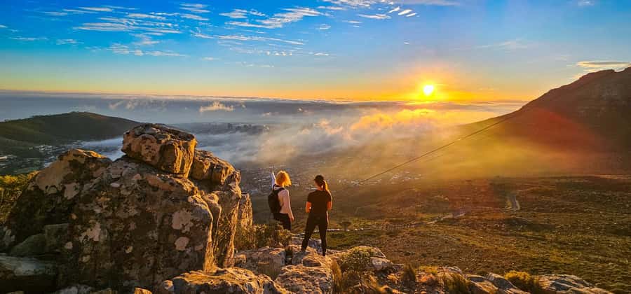 Cape Town: Table Mountain Hike with an Expert Guide - The climb, from briefing to upper station