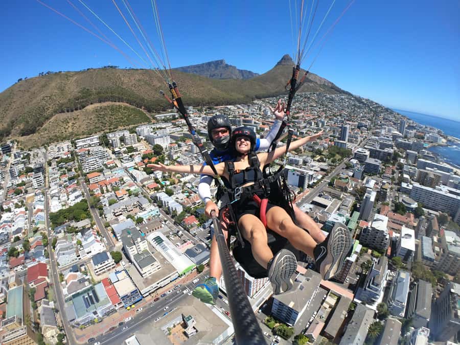 Cape Town: Tandem Paragliding with views of Table Mountain - Meeting Witness at Signal Hill