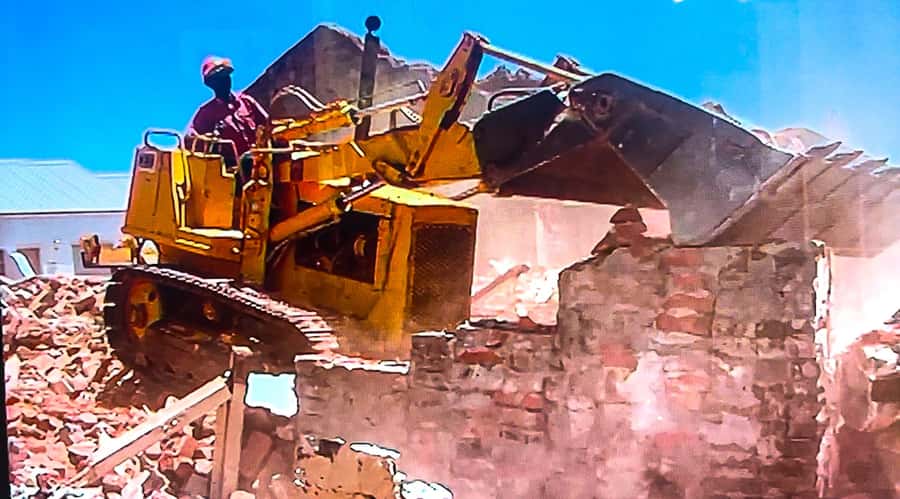 Cape Town Walking Tour: Bo-Kaap & City Highlights - The Slave Lodge gives the walk its moral center