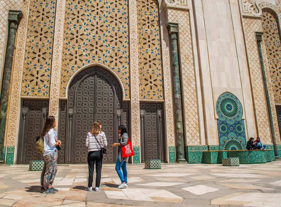 Casablanca Cultural Tour: Medina, Views & Local Delights - Walking through Casablanca’s old city