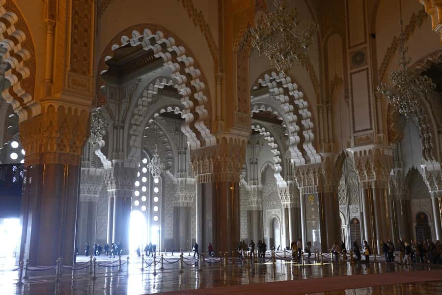 Casablanca: Hassan II Mosque Guided Tour with Entry Ticket - Entering the mosque and finding your guide
