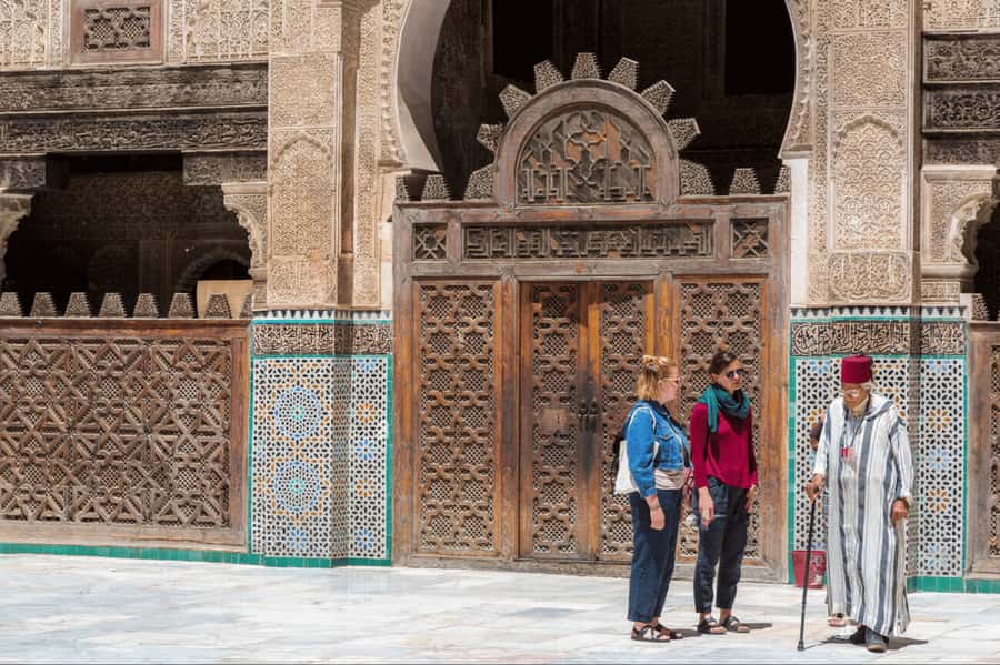 Casablanca to Fez: Scenic & Historical Day Trip with Lunch - Entering Fez through the Royal Palace and panoramic viewpoints