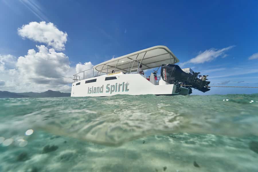 Catamaran Mauritius: South East 5 Islands Catamaran Cruises - BBQ lunch, drinks, and the social side of the boat
